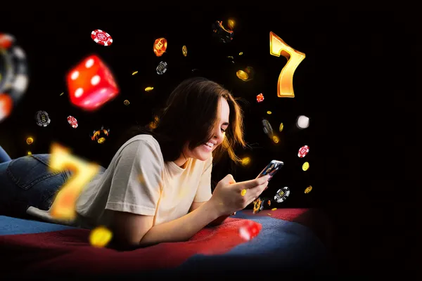 উজ্জ্বল স্লট মেশিনের পাশে এক স্টাইলিশ নারী, যেখানে জ্বলে উঠছে ‘সেভেন’—যা DC44–এর শীর্ষ স্লটগুলোর বৈচিত্র্যকে উপস্থাপন করে।